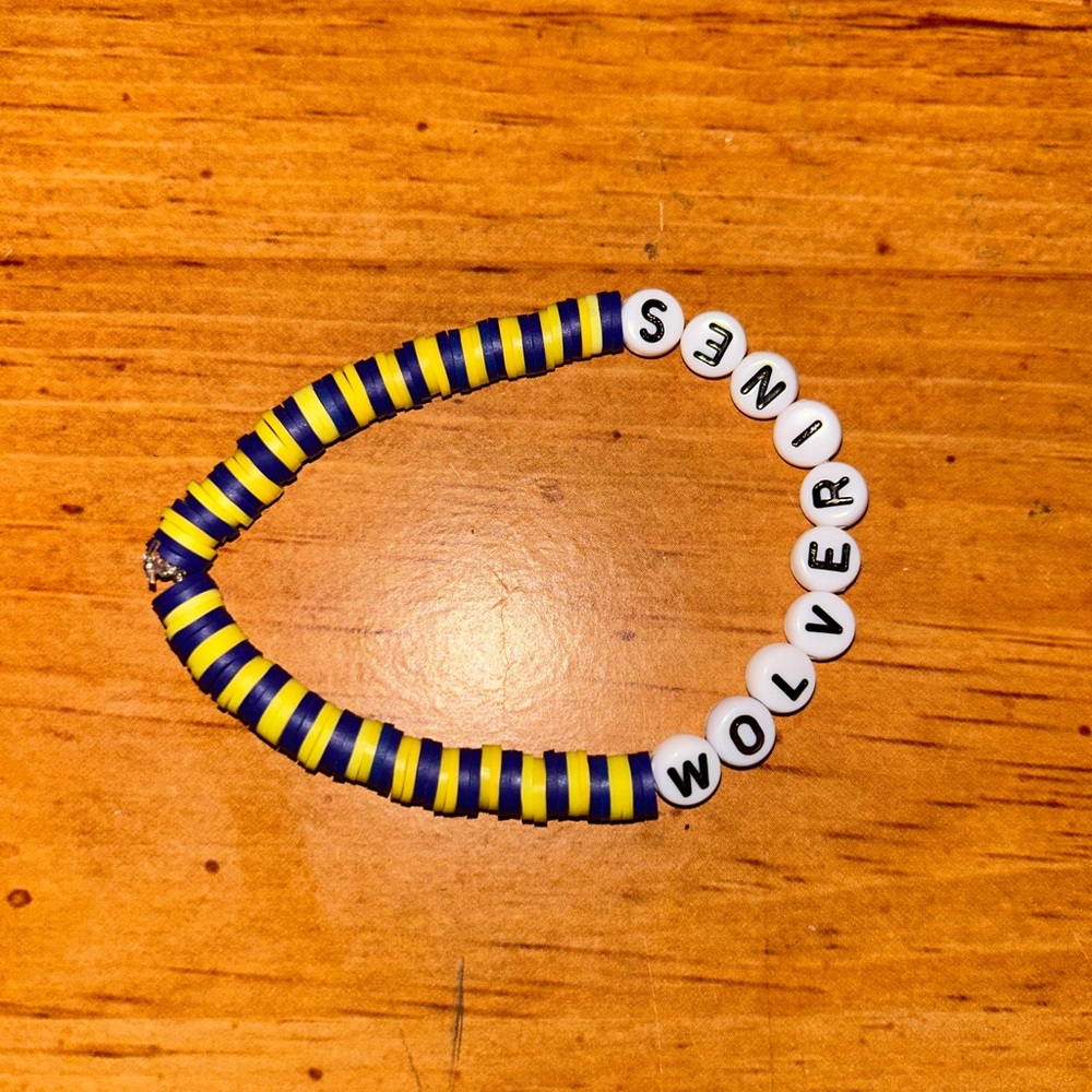 University of Michigan (Michigan Wolverines) Heishi Bracelet - Picture 4 of 11